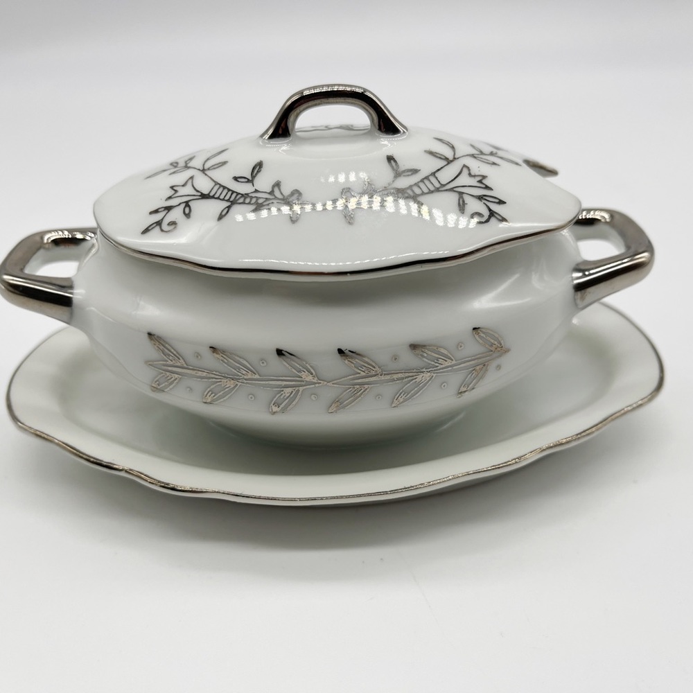 vintage lefton china hand painted.


jam dish from the 1960's 25th Anniversary